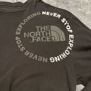 Camiseta The North Face XL para hombre manga larga negra grande gráfica en la parte delantera del pecho  - Imagen 1 de 7