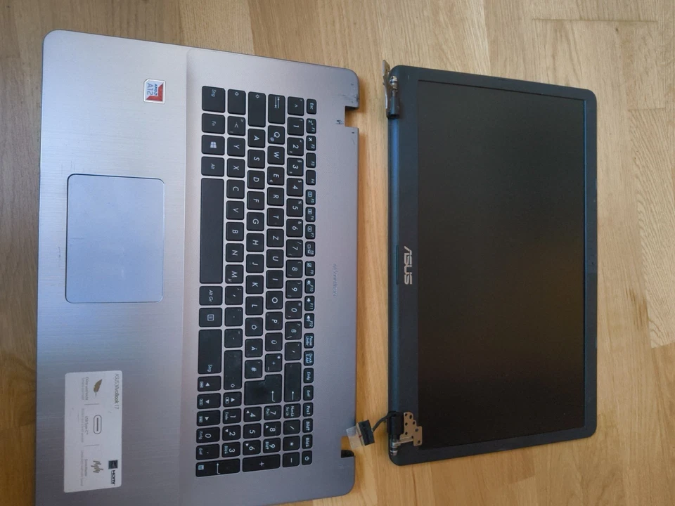 Asus Vivobook 15  R702Q Display und Gehäuseteile - Bild 1 von 4