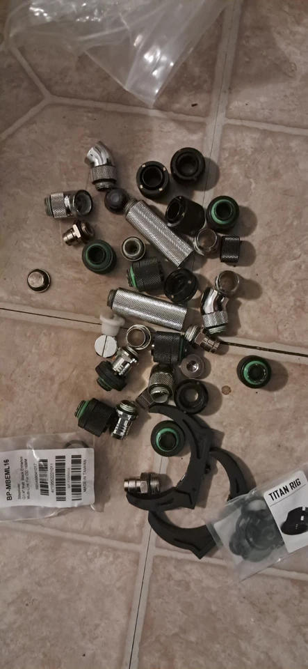 Bitspower computer water cooling fittings - Image 1 of 1