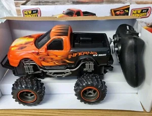 Rc Turbo Dragons 1:24 Radio Controlled Predator Truck-Red - BNIB NEW - Picture 1 of 9