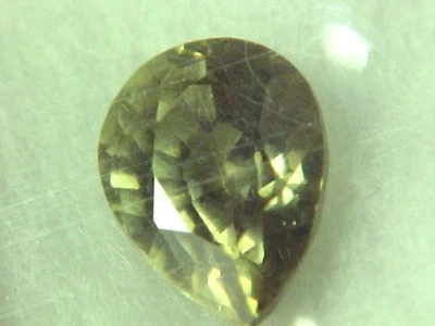 RARO-- GRANATE DEMANTOIDE GENUINO CORTE PERA--CERTIFICADO--.75 CT--OFERTA Foto 1 de 4