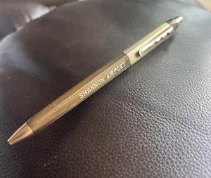 Pluma vintage SHANNON aeropuerto de Irlanda MCM 1960 rara coleccionable sin tinta - Imagen 1 de 6