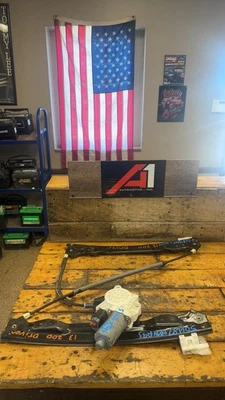 2011-2014 CHRYSLER 200 LEFT FRONT DOOR REGULATOR - Image 1 of 4