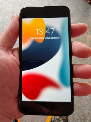 Apple iPhone 7 - 32GB - Black - NETWORK LOCKED & BATTERY SERVICE - Good conditio - Image 1 of 4