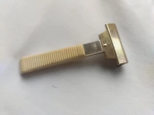 Pal Injecto Matic manico bianco a costine tono oro - Foto 1 di 10