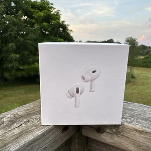 AirPods Pro 2nd Generation with Magsafe Wireless Charging Case - Photo 1 sur 6