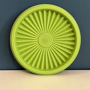 Vintage Tupperware Replacement Lid Only Apple Green 5" # 812-34 Starburst - Picture 1 of 3