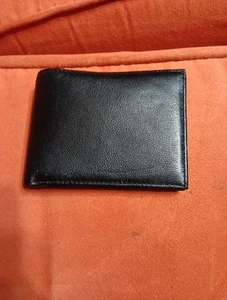Black Leather Mens Bi-Fold Wallet - Picture 1 of 5