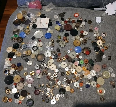 Vintage LOT Bakelite Celluloid Jewelry Mixed Lot Buttons Antique Button Lot Vtg - Image 1 of 4