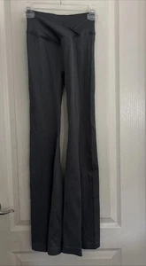 Neu ohne Etikett Schlaghose Damen klein grau Yoga Stretch weites Bein - Bild 1 von 9