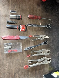 (M6) Broken Lot Of Misc Milwaukee Tools, Pry Bar, Torque Lock, Sockets, Ratchets - Picture 1 of 6