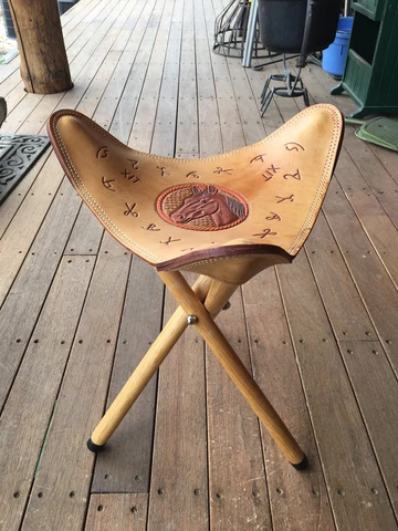 VINTAGE 3 LEGGED STOOL COWBOY WESTERN HORSE BRANDS CHAMBERS CO Cover