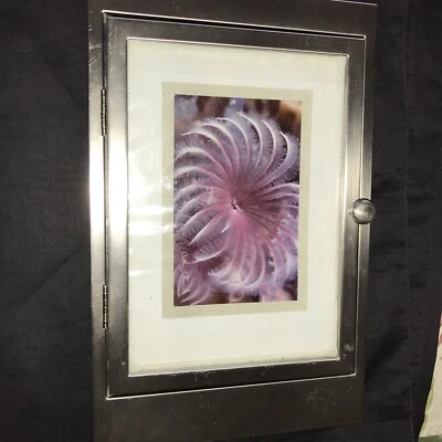Umbro FRAME Silver for 5"x7" Picture Wall or Free-Standing. Glass Door Opens . - Image 1 of 4