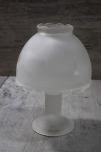 Vintage Milchglas Feenlampe 2 Stück Kerzenhalter Teelicht 5,5 ZollT - Bild 1 von 6