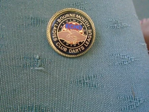 BOURNEMOUTH ( ECHO ) LADIES CLUB DARTS LEAGUE - METAL PIN BADGE - Picture 1 of 2