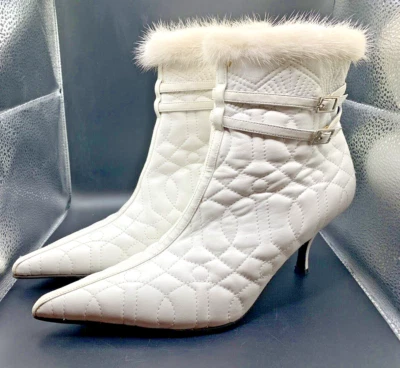 Botines Donald J Pliner Couture blancos acolchados de cuero con ribete de visón talla 7,5 M Foto 1 de 4