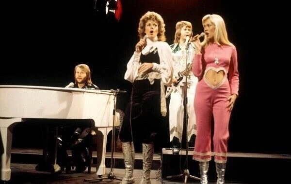 Benny, Bjorn, Agnetha & Anni-Frid 6"x4" Photo - ABBA *84- 100% to Cancer Charity - Image 1 of 1