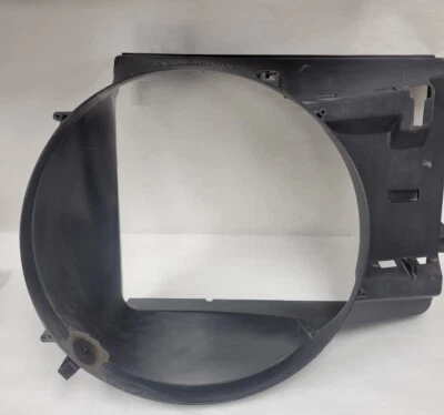 Cubierta del ventilador Dodge Ram 1500 2500 3500 2004-09 3,7 4,7 5,7 litros OEM Mopar 52028851 Foto 1 de 4