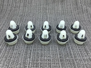 10x SEAT IBIZA Door Card Lining Trim Panel Bumper Clips - Picture 1 of 6