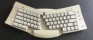 Vintage Apple Adjustable Keyboard M1242 Rare Ergonomic - GS25 - Picture 1 of 9