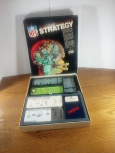 Juego de estrategia vintage 1970 Tudor NFL Liga Nacional de Fútbol Modelo 100 - Imagen 1 de 16