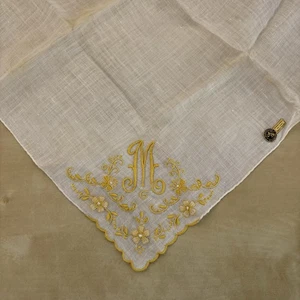 Vintage Taschentuch mit Etikett Gerbrend Madeira bestickt Leinen Monogramm M gelb - Bild 1 von 9