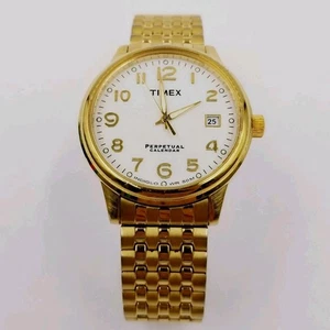 Reloj Timex Para Hombre Calendario Perpetuo WR 50m Tono Dorado Indiglo Batería Nueva - Imagen 1 de 7