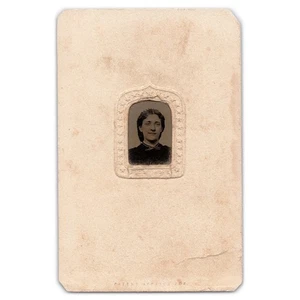 Calm Smiling Philly Girl on Gem Tintype - 1860s CDV Portrait on Pennsylvania Ave - Picture 1 of 2