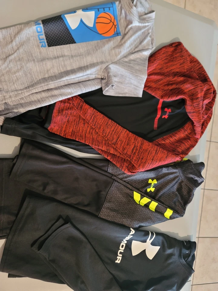 Lote de 4 camisetas Under Armour para niño talla 7 Foto 1 de 4