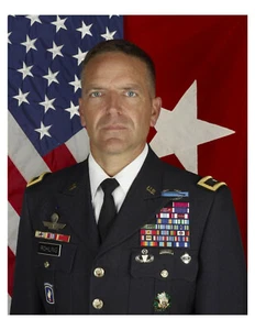 Foto #4 del General del Ejército de los Estados Unidos Andrew M. Rohling 8x10 en 8,5" x 11" - Imagen 1 de 1