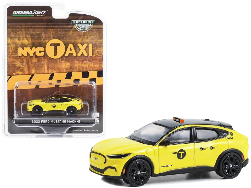Ford Mustang Mach-E 2022 amarillo con techo negro "NYC Taxi" serie "Hobby Exclusive" Foto 1 de 1