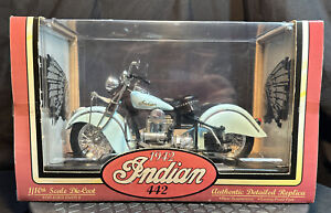 Vintage Tootsietoy 1942 Indian 442 Detailed Replica Motorcycle 1/10th Scale NIB
