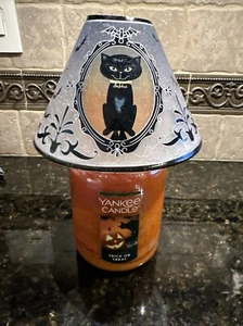 YANKEE CANDLE "TRICK or TREAT" LARGE JAR CANDLE & SOPHIA CAT JAR TOPPER SHADE - Picture 1 of 13