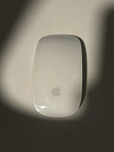 GENUINE Apple Bluetooth Wireless Laser Multi-Touch Magic Mouse - A1296 - Imagen 1 de 3