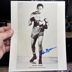 Archie Moore Light Heavyweight Champion Autogramm 8x10 Foto - Bild 1 von 4