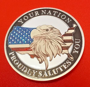 MEDAILLE MULTICOLORE - US ARMY LA  NATION SALUE NOS VETERANS. METAL NON PRECIEUX - Bild 1 von 3