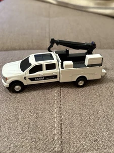 2019 ERTL 1:64 *FARM SERVICE* Ford F350 Crew Cab Dually SERVICE TRUCK w/CRANE  - Picture 1 of 7