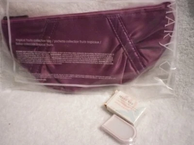 NIB Mary Kay 1742 COOL Unlimited Options Lipstick Adjuster .07 oz. w/make-up bag - Image 1 of 3