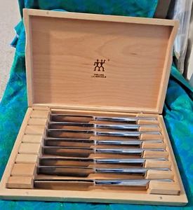 ZWILLING J.A. Henckels Wooden PRESENTATION Box With 8 Zwilling Henckels Knives - Picture 1 of 4