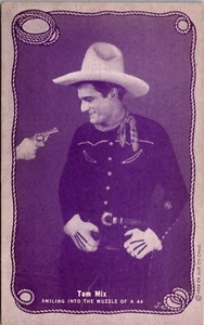 Vintage lila Cyanotypie Postkarte Schauspieler Tom Mix lächelnd in Schnauze einer 0,44 - Bild 1 von 2