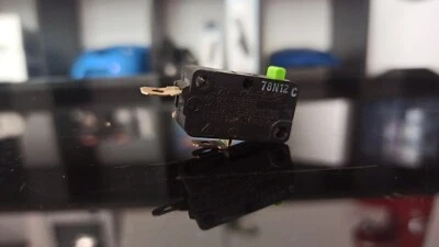 Microinterruptor puerta microondas - Imagen 1 de 3