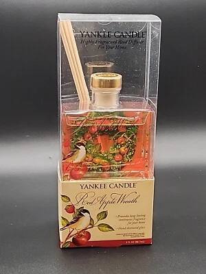 Yankee Candle Red Apple Wreath Reed Diffuser 3 oz Hand Decorated Glass Bird - Image 1 of 3