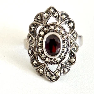 Anillo vintage de plata de ley 925 granate y marcasita talla 7,5 - Imagen 1 de 13
