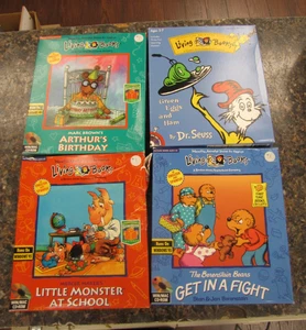 4x  LIVING BOOKS in BIG BOX'S Berenstain Bears Dr. Seuss Arthurs- PC MAC CD-ROM - Foto 1 di 23