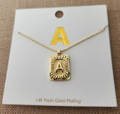 Collar Colgante Francesca’s 14K Flash Chapado en Oro Etiqueta Cuadrada Una Inicial Nuevo Con Etiquetas Foto 1 de 4