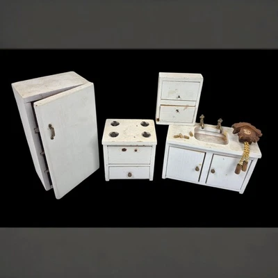 Lote De Colección De 5 Piezas Miniatura Muebles De Cocina Casa De Muñecas Gabinetes Blancos Reloj Foto 1 de 4