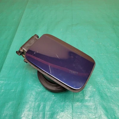 2009-2011 BMW 335i 328i E90 Sedan tampa de dobradiça de porta de combustível conjunto fabricante de equipamento original 51177073961 - Imagem 1 de 4