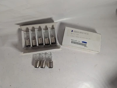 NEW LOT OF 8 GENUINE SIEMENS 8WD4328-1XX LAMPS BULBS BA15D, 24V, 5W - Image 1 of 4