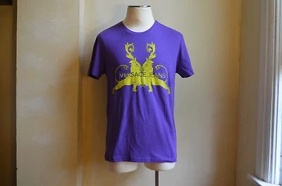 CAMISETA VERSACE JEANS COOL CUELLO REDONDO PÚRPURA DORADO DOBLE LEÓN ESTAMPADO LOGO S 50 M 46 Foto 1 de 4