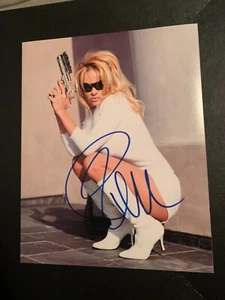 PAMELA ANDERSON SIGNED HANDSIGNIERTES 8X10 FOTO - Bild 1 von 1